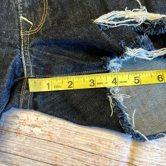 Levi’s Capital E • Distressed Cut-Off Short Skinny Slim Fit • Sz 34 Waist - Picture 11 of 12